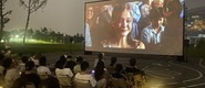 （啊啊啊!使劲操啊!好爽视频转载）成都秋夜“新耍法”：到公园看坝坝电影